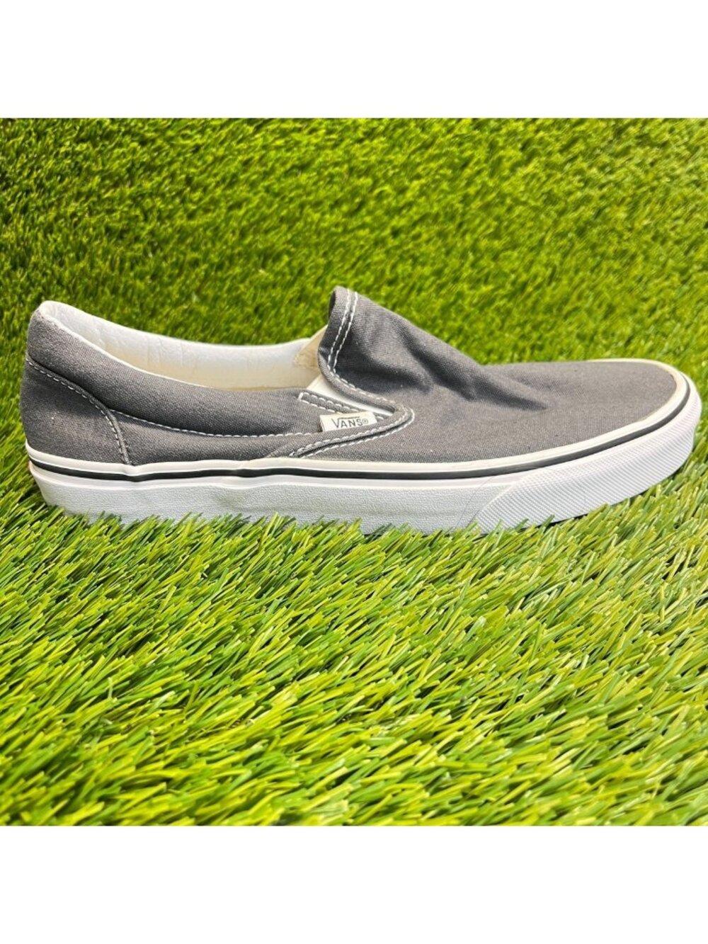 Vans Classic Slip-On Womens Size 9 Mens 7.5 Gray Athletic Skate Shoes Sneakers